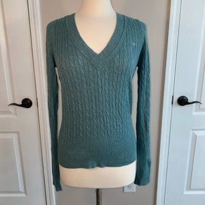 - American Eagle cable sweater L EUC